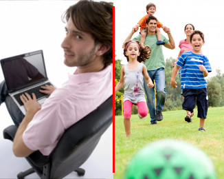muž u PC vs. venku s rodinou